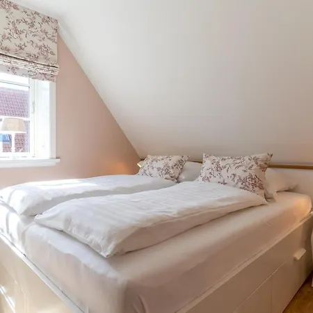 Holiday home Reetdachhaus Gaia & Ganymed Reetdachhaus Ganymed Sankt Peter-Ording