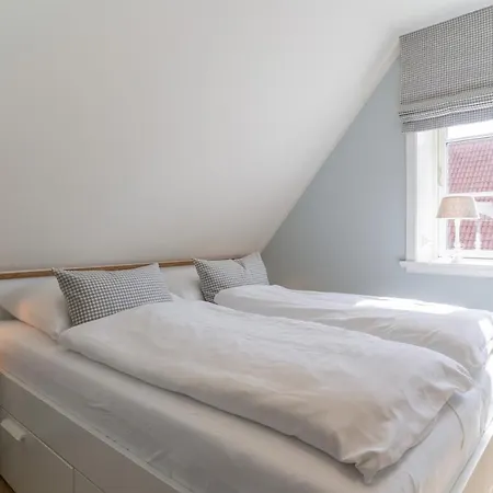 Reetdachhaus Gaia & Ganymed Reetdachhaus Ganymed Holiday home Sankt Peter-Ording