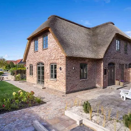 Reetdachhaus Gaia & Ganymed Reetdachhaus Ganymed Holiday home Sankt Peter-Ording