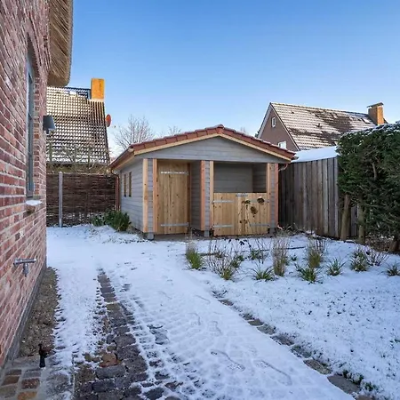 Holiday home Reetdachhaus Gaia & Ganymed Reetdachhaus Ganymed